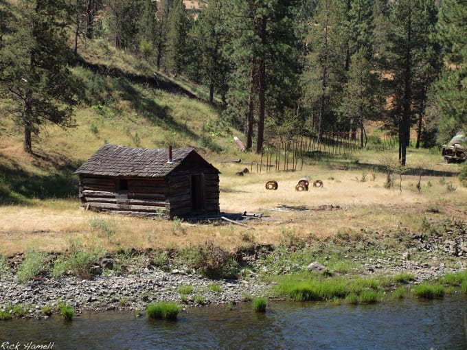 I will create a ghost town itinerary