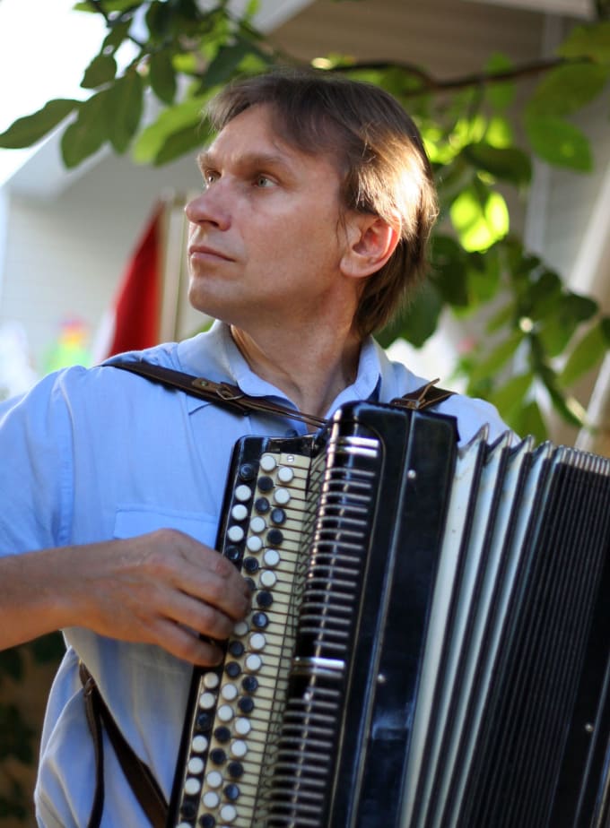 I will play french accordion for your song