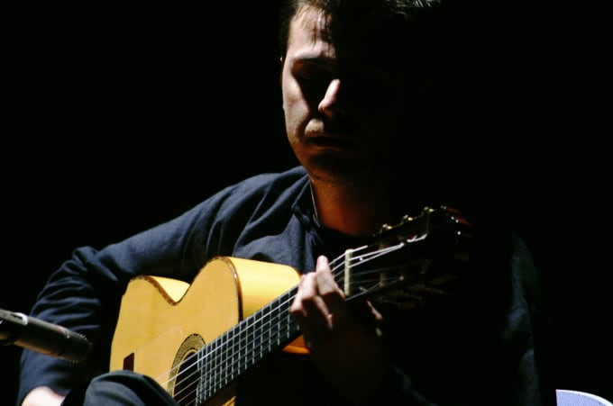 I will record nylon string guitar and flamenco sessions and palmas for you