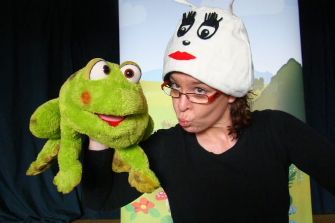 I will make a happy birthday video with a frog puppet
