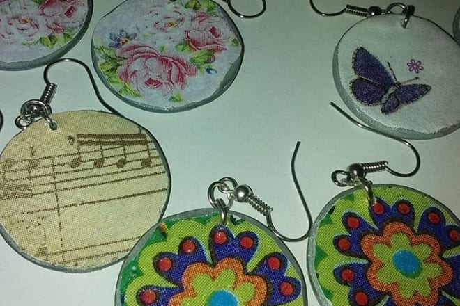 I will create jewelry using polymer clay and decoupage technique