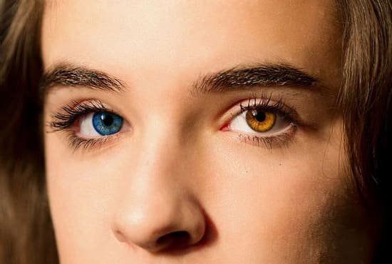 I will change eye color using photoshop